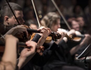 Violinenspieler in einem Orchester