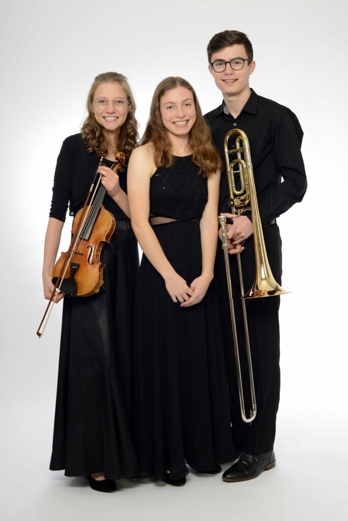 Johanna Wolber (Geige) Sarah Wöhrle (Klavier) Dominik Fleig (Posaune)